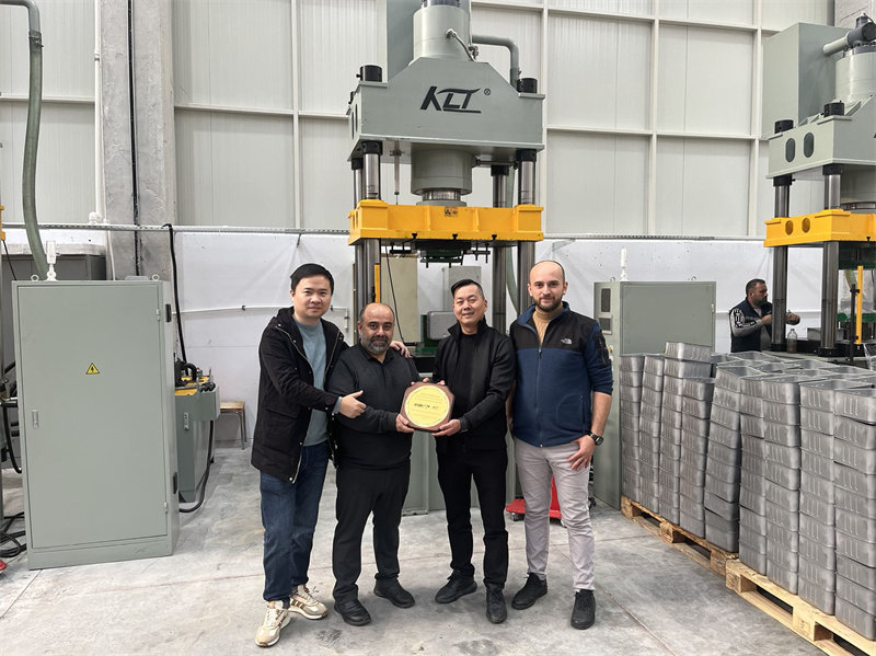 Wuxi Kelai helps Turkish customers put their new air fryer production line into production and seize the opportunity in the local market.